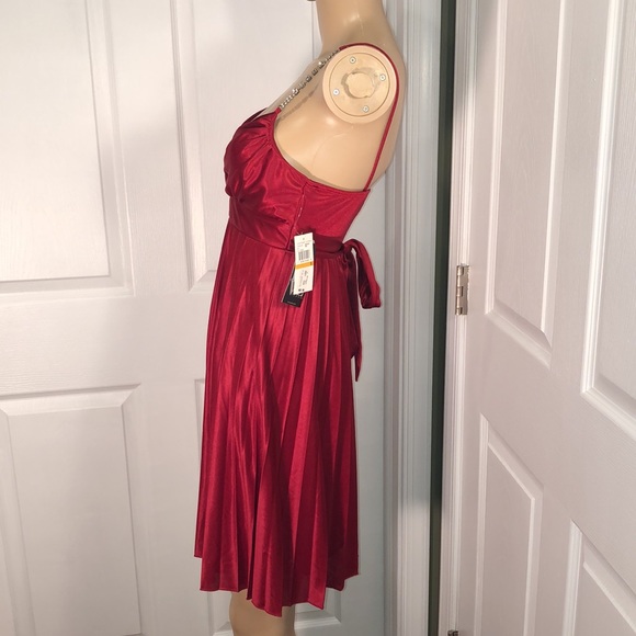 Love Tease Red Dress. NWT. S - Picture 3 of 8
